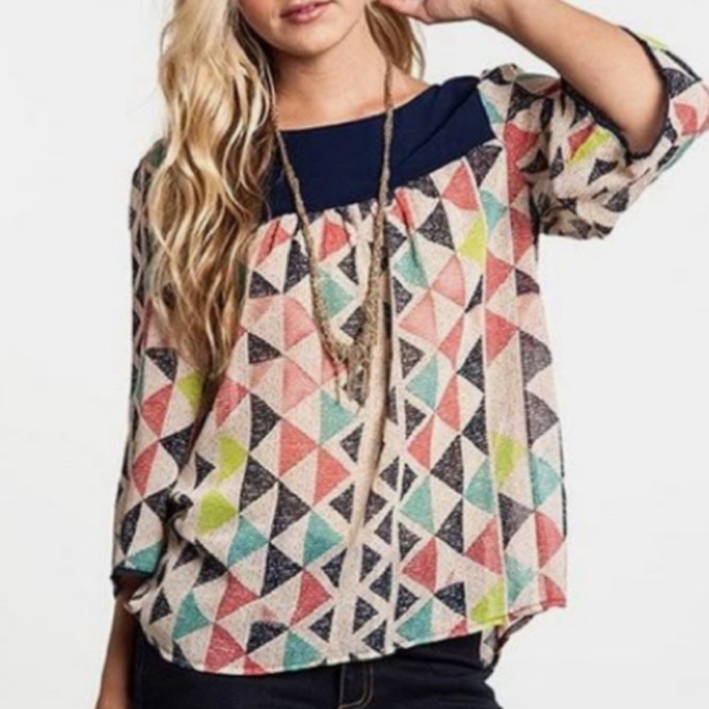 UMGEE neon geometric sheer 3/4 sleeve top, Sz S